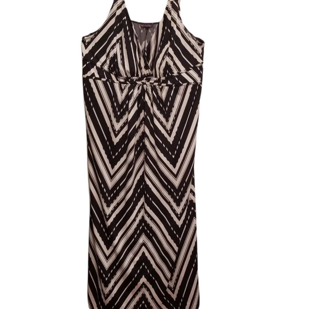 Beverly  Drive size 3X color black and white